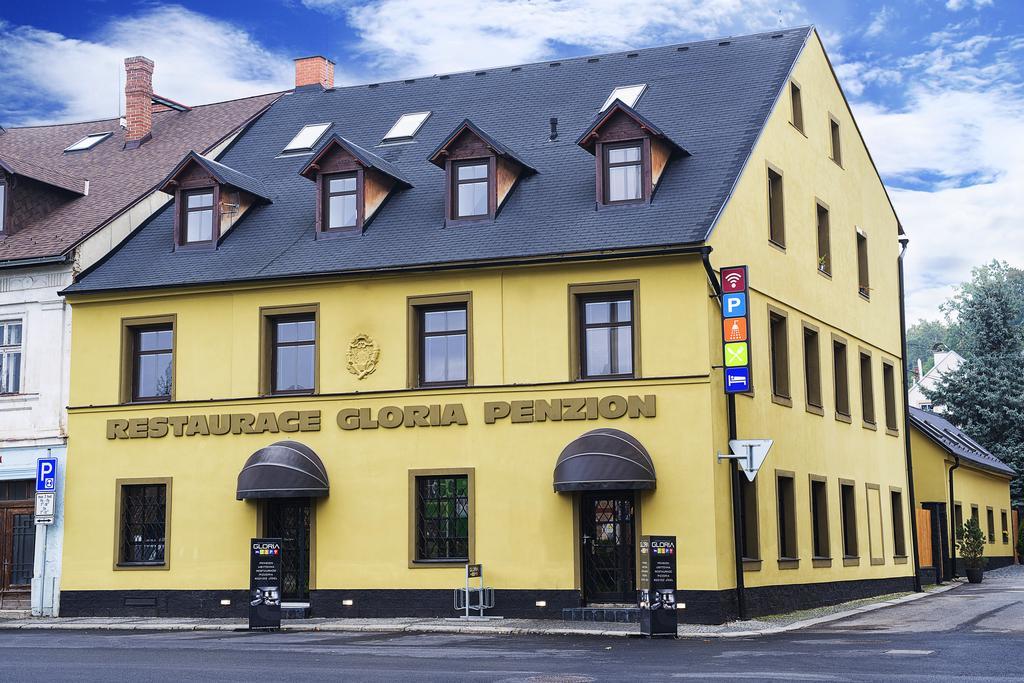 Penzion, Restaurant Gloria Chrastava Екстериор снимка